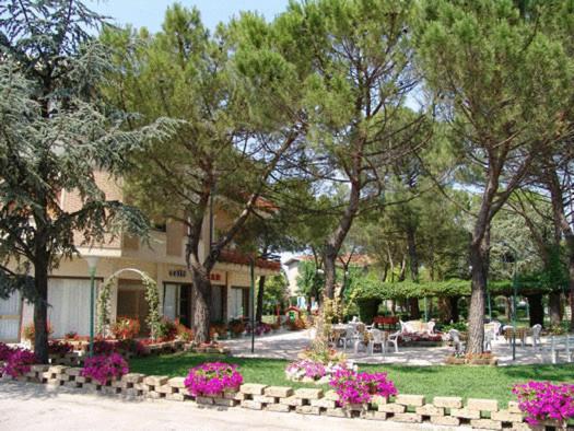 Hotel Ausonia Monte Porzio Kültér fotó