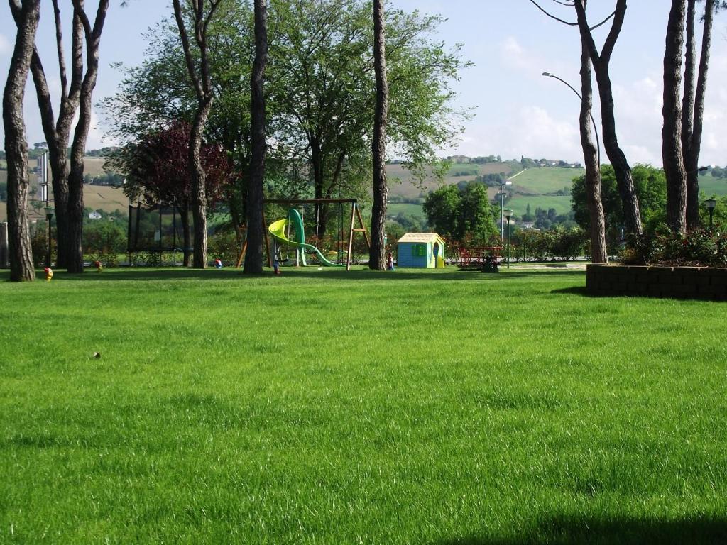 Hotel Ausonia Monte Porzio Kültér fotó
