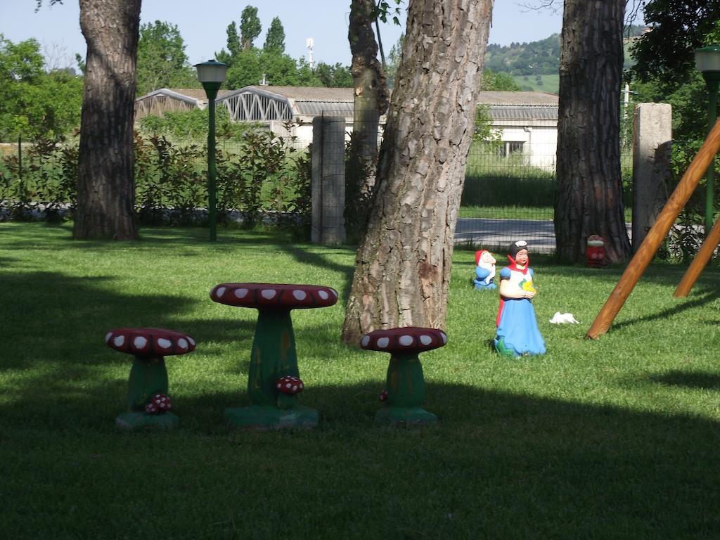 Hotel Ausonia Monte Porzio Kültér fotó
