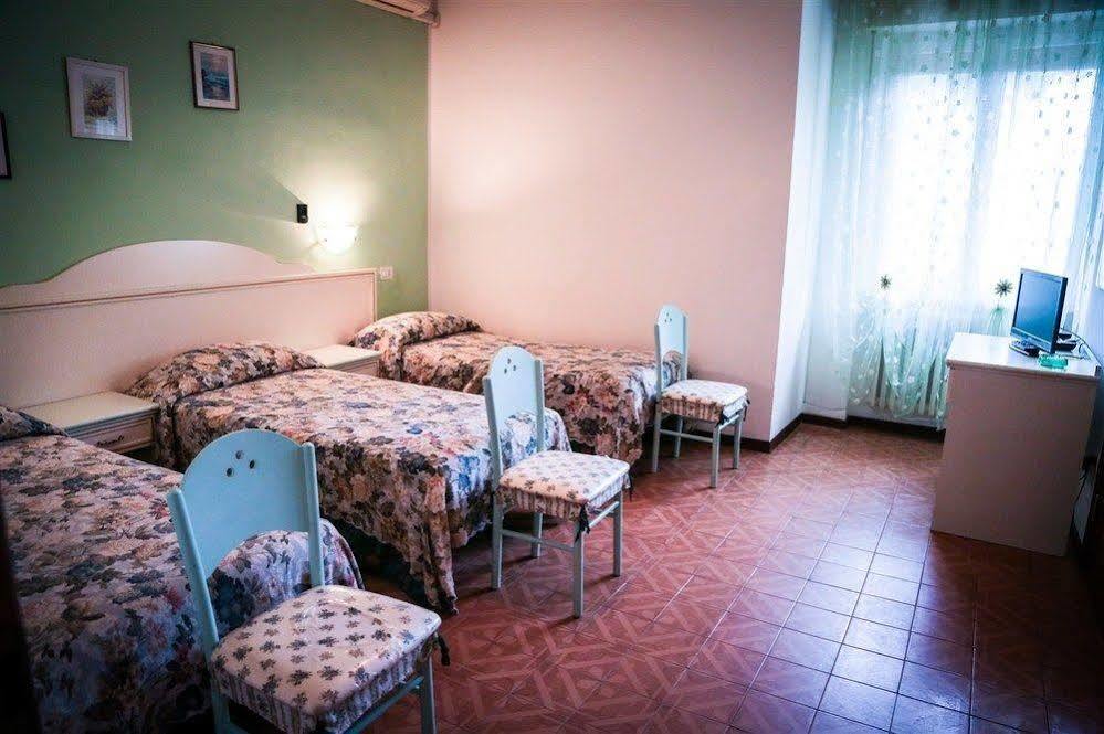 Hotel Ausonia Monte Porzio Kültér fotó
