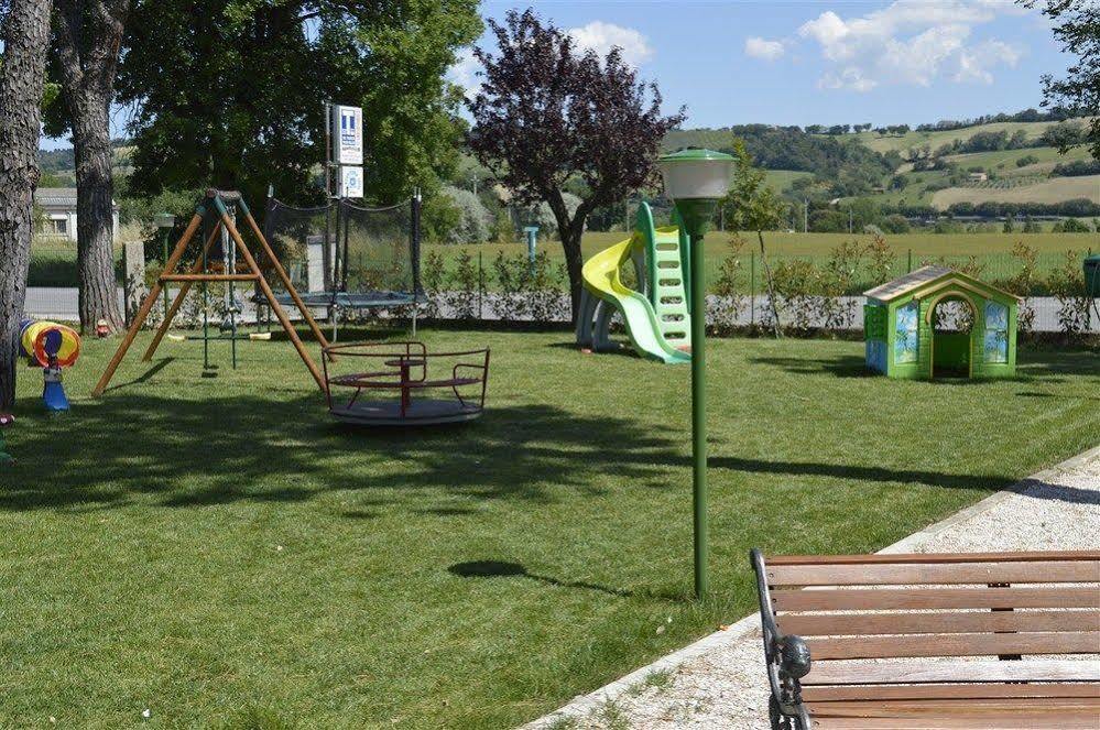 Hotel Ausonia Monte Porzio Kültér fotó
