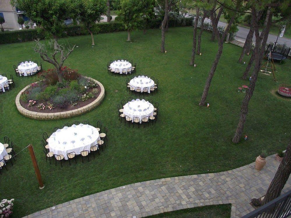 Hotel Ausonia Monte Porzio Kültér fotó