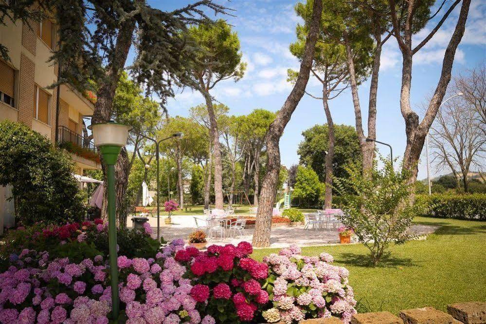Hotel Ausonia Monte Porzio Kültér fotó